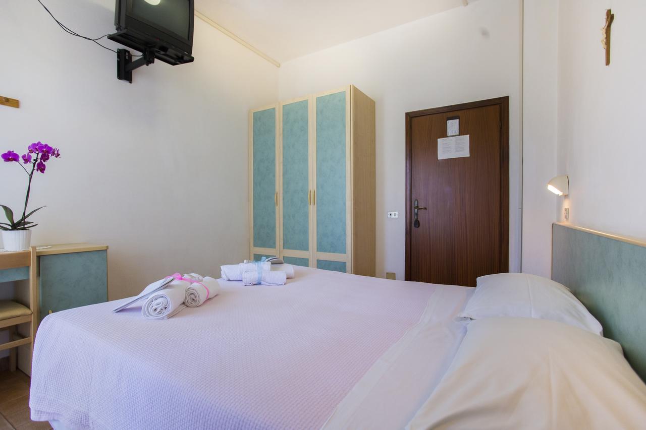 Hotel Villa Vera ริมินี ภายนอก รูปภาพ